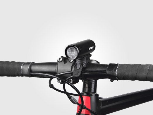 RAVEMEN CR600 bike light integrated design